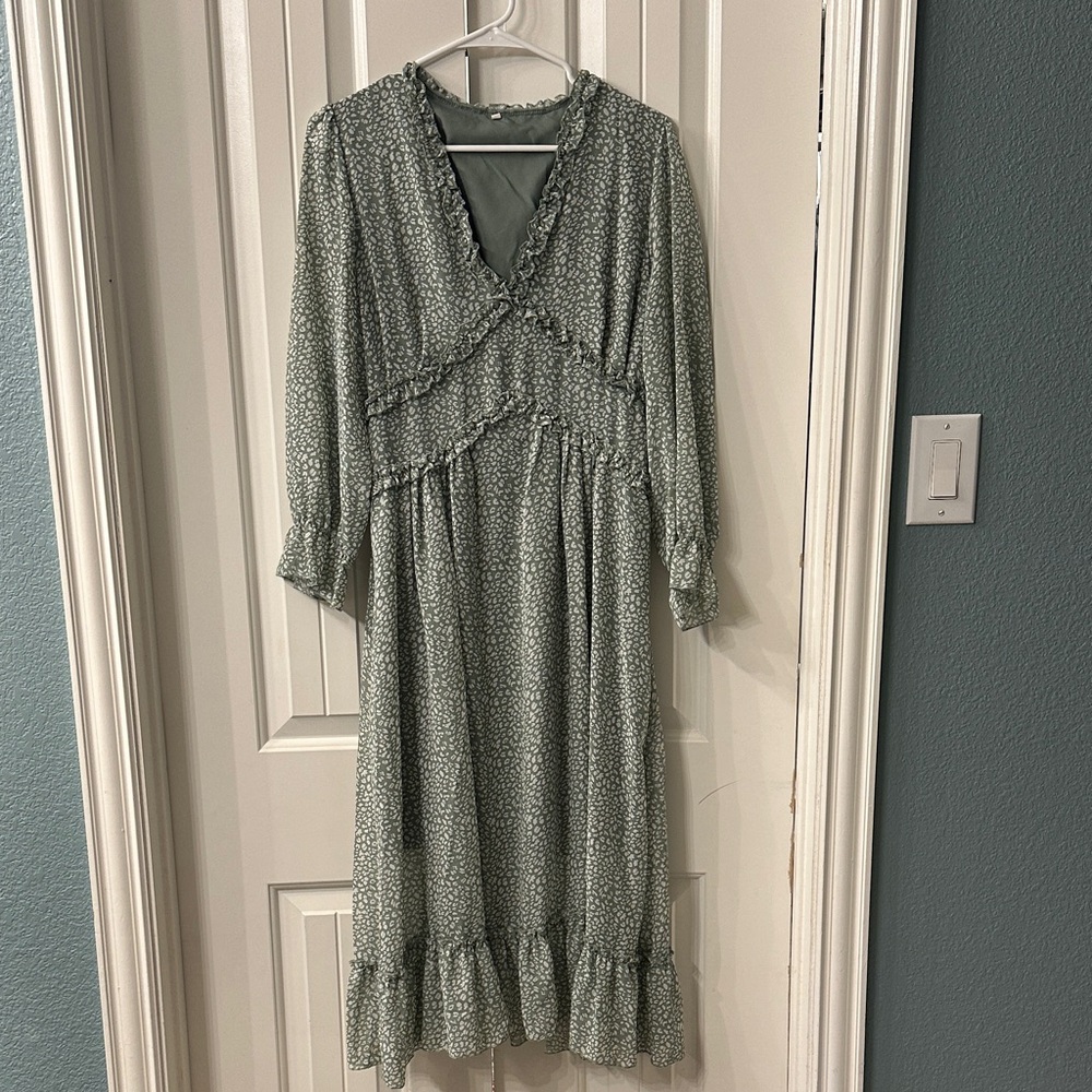 Elegant Green Floral Dress